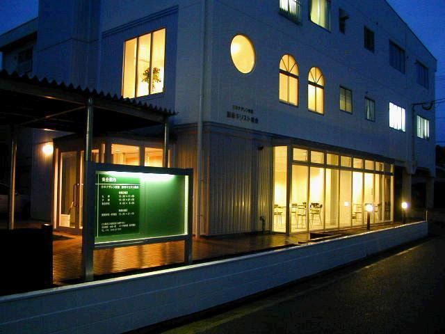 夜の教会外観1
